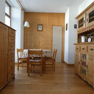 residence-le-carlton-cham.hotels-rhonealpes.com/