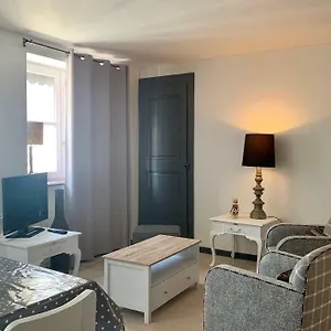 studio-au-coeur-de-lyon-69001.hotels-rhonealpes.com/